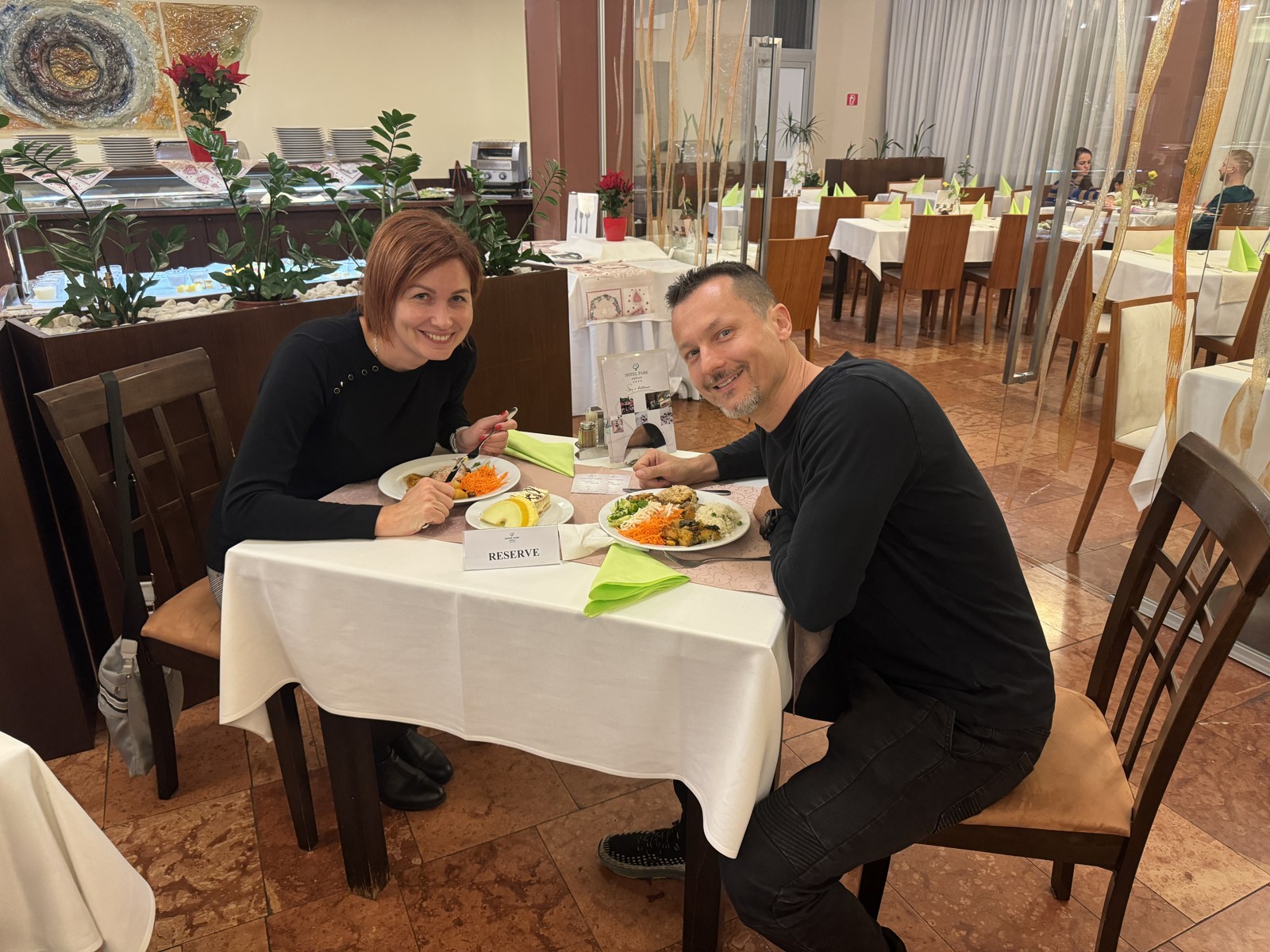 Paula a Peter Sorgerovci v reštaurácii